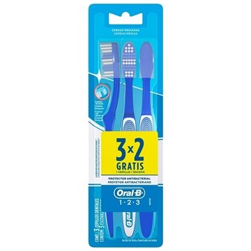 Escova Dental Oral B 123 Média Embalagem com 3 Unidades